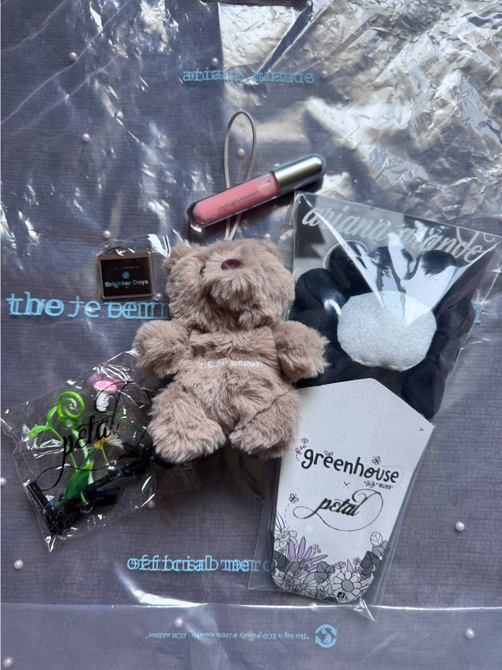 ♾️ Ariana Grande Eternal Sunshine Tour Bear Plush Petal Plush & Keychain Bundle - Picture 5 of 5